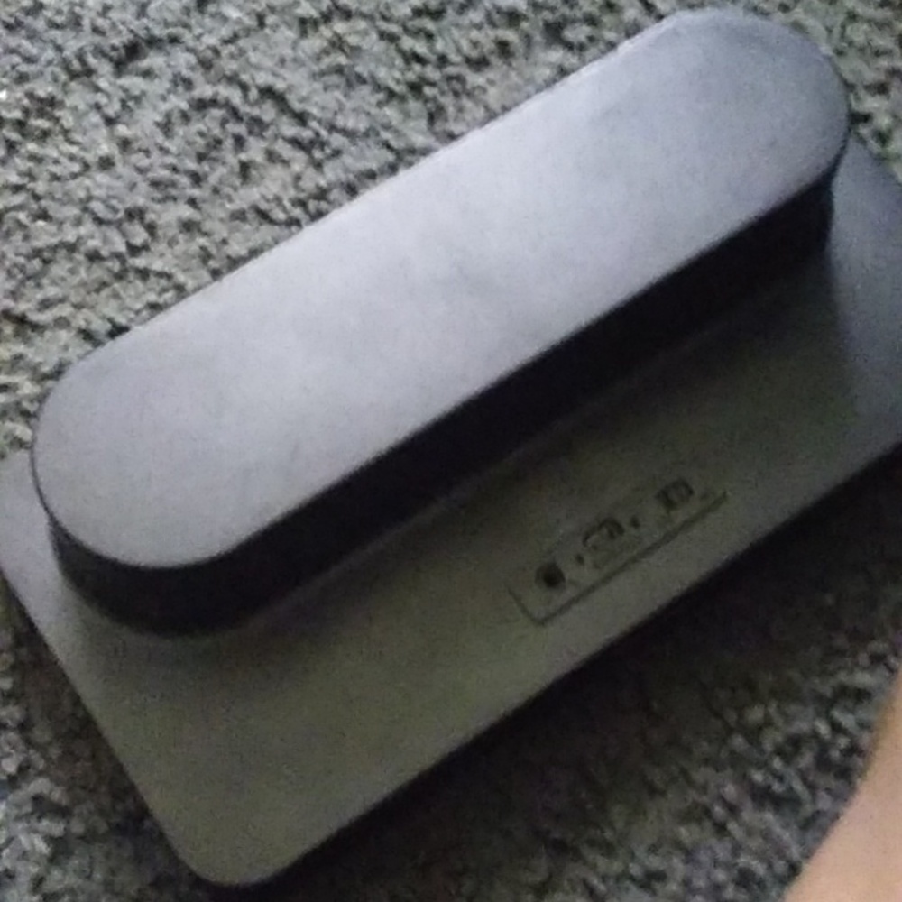 I am selling a 15 dollar Bluetooth speaker works with android and iphone